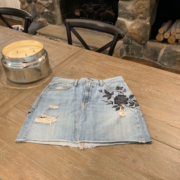 ❌SOLD❌Revolve Rag-Bone Dive Skirt in Ram Embroider - Picture 4 of 8